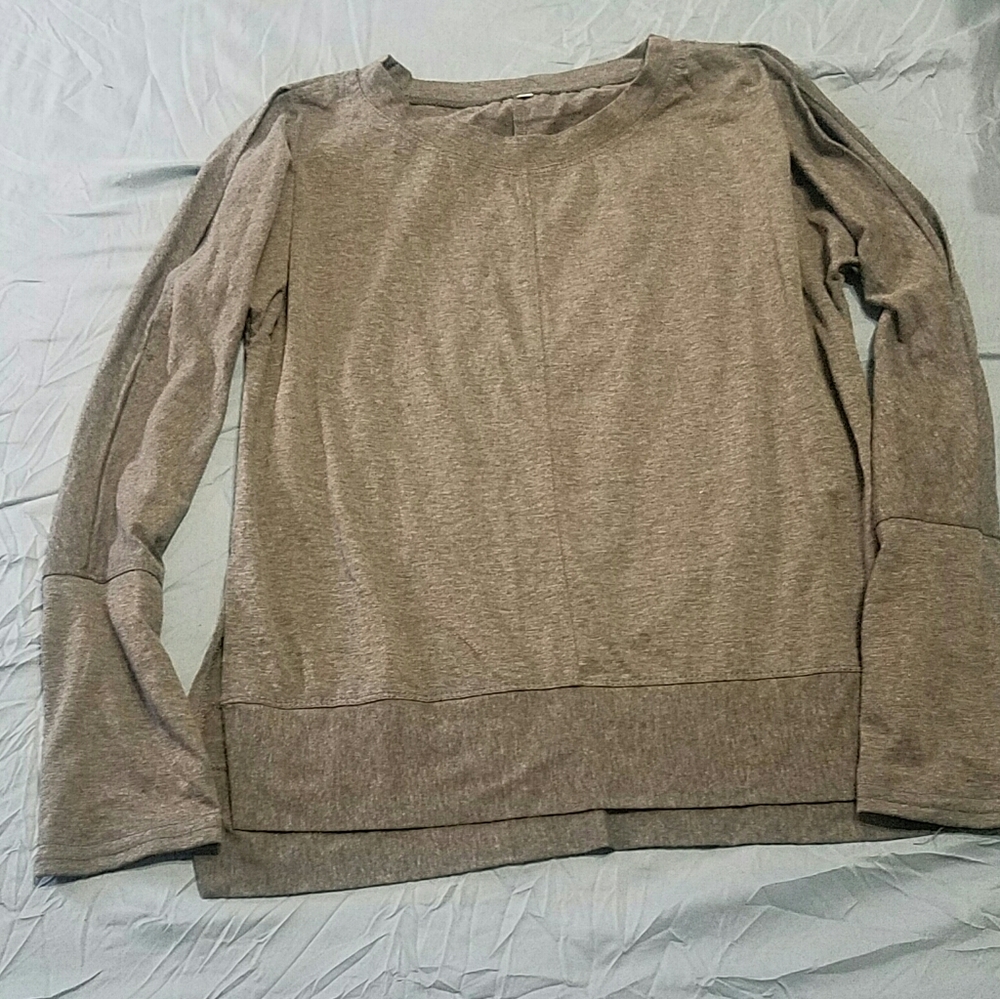 LONG SLEEVE TOP